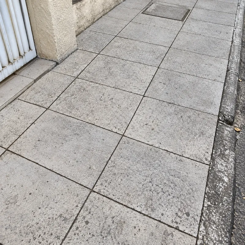 Calçada depois da limpeza