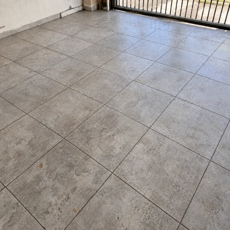 Piso da garagem depois da limpeza